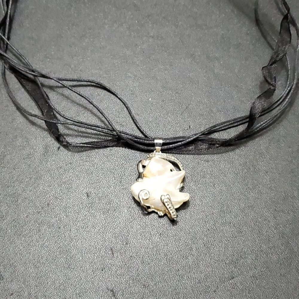 Unique silver tone blister pearl pendant necklace